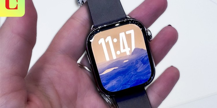 Apple Watch Series 10 Hands-On: Bigger, Lighter, with New Features Apple Watch Series 10 Hands-On: Bigger, Lighter, with New Features