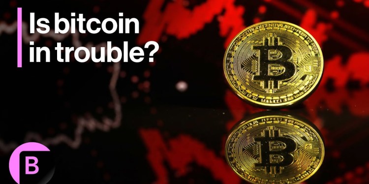 Bitcoin Selloff: Market Loses 0 Billion Following October High Bitcoin Selloff: Market Loses 0 Billion Following October High