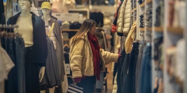 Consumer Sentiment Falls to Seven-Month Low on Inflation Worries Consumer Sentiment Falls to Seven-Month Low on Inflation Worries