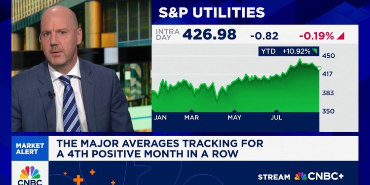 ‘Stay the course’ and keep hold of equities, says Citi’s Alex Saunders ‘Stay the course’ and keep hold of equities, says Citi’s Alex Saunders