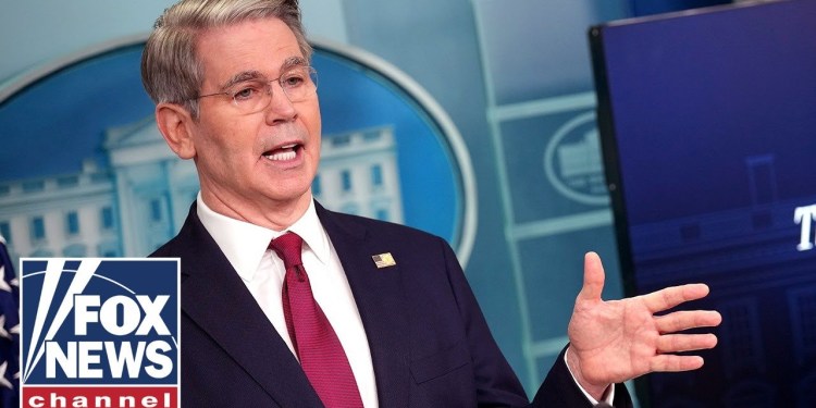 Bessent TORCHES federal budget head over tariff claims: ‘Should be ASHAMED’ Bessent TORCHES federal budget head over tariff claims: ‘Should be ASHAMED’