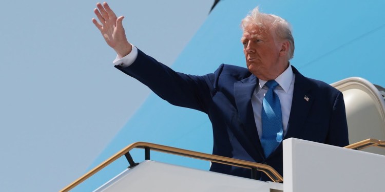 Trump Returns Home to Face Unfinished Business Trump Returns Home to Face Unfinished Business