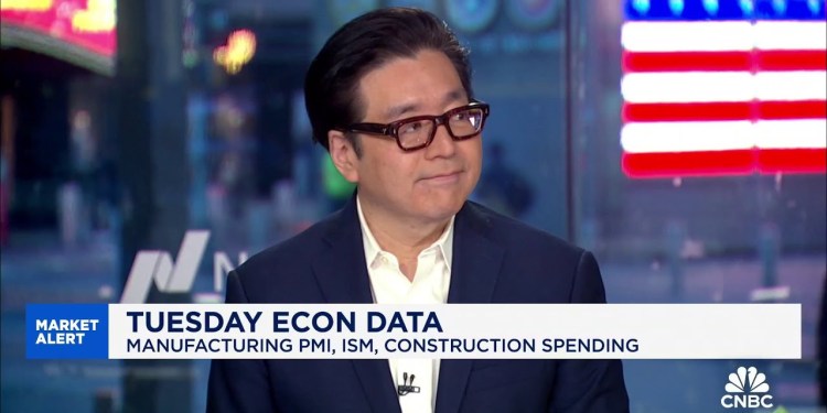 Investors should be cautious for the next 8 weeks, says Fundstrat’s Tom Lee Investors should be cautious for the next 8 weeks, says Fundstrat’s Tom Lee