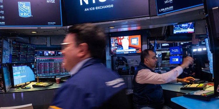 Risk Aversion Has Been ‘Increasing Dramatically’, Schwab’s Aguilar Says Risk Aversion Has Been ‘Increasing Dramatically’, Schwab’s Aguilar Says