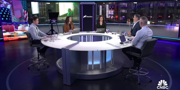 ‘Fast Money’ traders talk Tesla’s 5-day losing streak ‘Fast Money’ traders talk Tesla’s 5-day losing streak