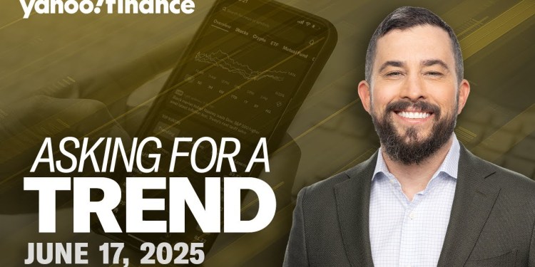 Stocks slide, Trump Org announces phone to be made in the US, Fanatics Fest preview Stocks slide, Trump Org announces phone to be made in the US, Fanatics Fest preview