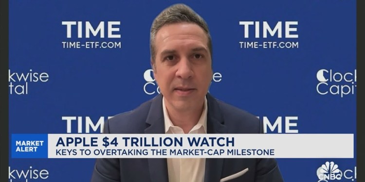 Cakmak: Apple is nearing a trillion valuation. Cakmak: Apple is nearing a trillion valuation.