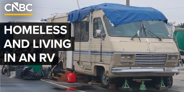 RV Homelessness Is On The Rise In California, And ‘Vanlords’ Are Cashing In RV Homelessness Is On The Rise In California, And ‘Vanlords’ Are Cashing In
