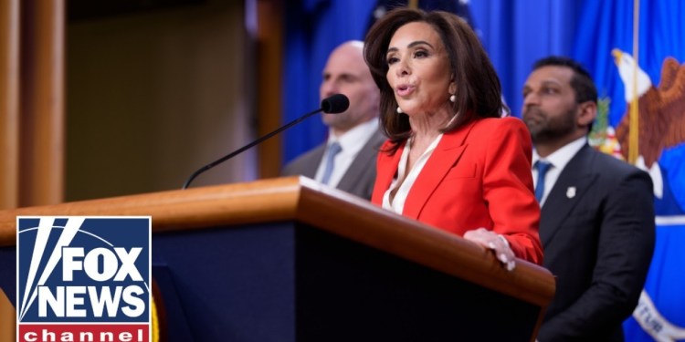 Jeanine Pirro announces DOJ crackdown on foreign scams Jeanine Pirro announces DOJ crackdown on foreign scams