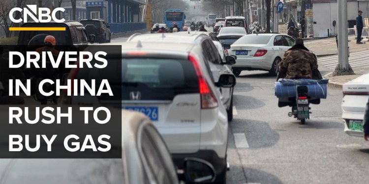 Drivers In China Rush To Buy Gas Before Prices Increase Drivers In China Rush To Buy Gas Before Prices Increase