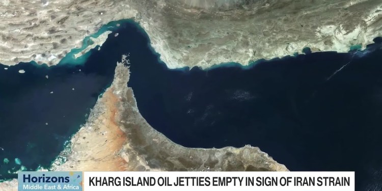 Kharg Island Oil Jetties Empty in Sign of Iran Strain Kharg Island Oil Jetties Empty in Sign of Iran Strain
