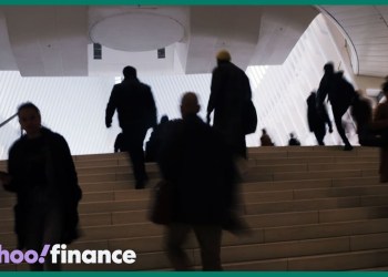 70% of US workers are bracing for job cuts. Here’s why 70% of US workers are bracing for job cuts. Here’s why