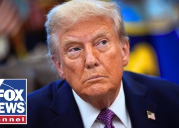 Trump signs presidential memorandum Trump signs presidential memorandum