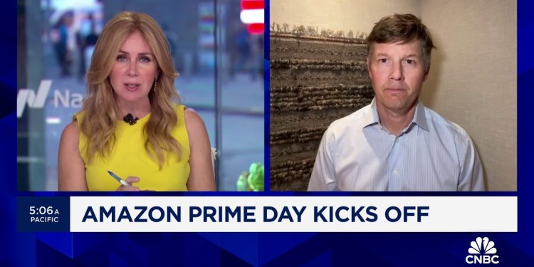 Amazon’s high-margin cloud business helps offset its lower-margin retail operation: Jefferies’ Thill Amazon’s high-margin cloud business helps offset its lower-margin retail operation: Jefferies’ Thill