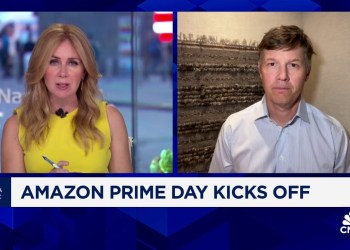 Amazon’s high-margin cloud business helps offset its lower-margin retail operation: Jefferies’ Thill Amazon’s high-margin cloud business helps offset its lower-margin retail operation: Jefferies’ Thill