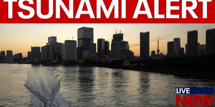 Japan earthquake: 7.6 quake triggers tsunami on northern coast Japan earthquake: 7.6 quake triggers tsunami on northern coast