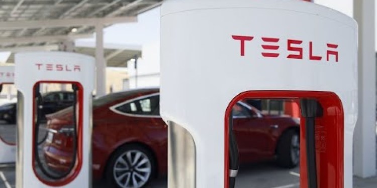 Tesla Developing Support for Apple CarPlay Tesla Developing Support for Apple CarPlay