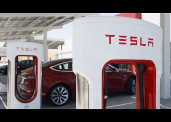 Tesla Developing Support for Apple CarPlay Tesla Developing Support for Apple CarPlay