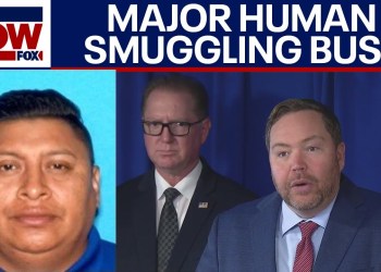 Border crisis: Four charged with smuggling 20K migrants from Guatemala | LiveNOW from FOX Border crisis: Four charged with smuggling 20K migrants from Guatemala | LiveNOW from FOX