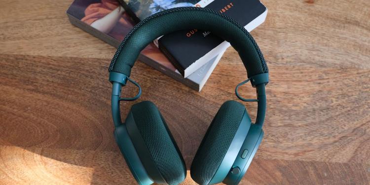 rewrite this title Fairphone updates its over ear headphones with better sound rewrite this title Fairphone updates its over ear headphones with better sound