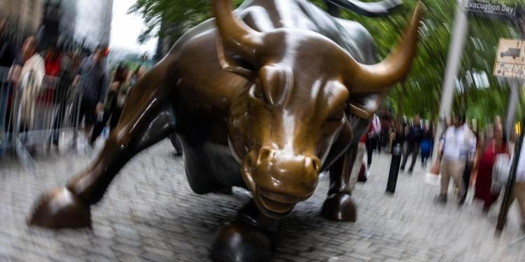 Top Stock Trades for the Year: Why Bonds Are Out and What’s In Top Stock Trades for the Year: Why Bonds Are Out and What’s In