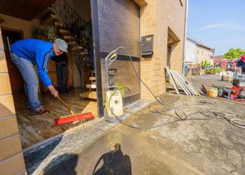 rewrite this title and make it good for SEOHow retirement insurance mistakes could delay your workforce exit by 5-10 years rewrite this title and make it good for SEOHow retirement insurance mistakes could delay your workforce exit by 5-10 years