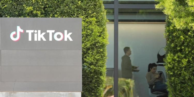 rewrite this title Trump delays TikTok ban for at least 75 days via executive order rewrite this title Trump delays TikTok ban for at least 75 days via executive order
