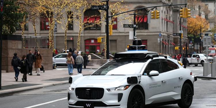 rewrite this title A San Francisco power outage left Waymo’s self-driving cars stranded at intersections rewrite this title A San Francisco power outage left Waymo’s self-driving cars stranded at intersections