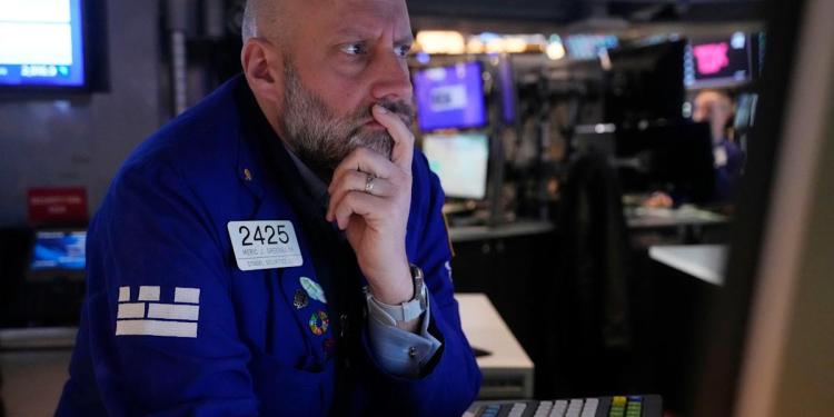 rewrite this title and make it good for SEOStock market today: Dow, S&P 500 soar, Nasdaq rebounds in best day since November to cap volatile week rewrite this title and make it good for SEOStock market today: Dow, S&P 500 soar, Nasdaq rebounds in best day since November to cap volatile week