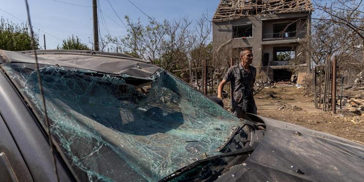 Ukrainian civilians’ resilience shines as Russia launches massive air attack Ukrainian civilians’ resilience shines as Russia launches massive air attack