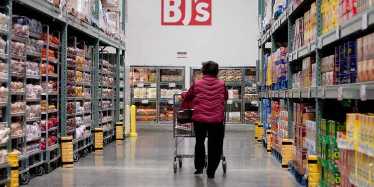 rewrite this title and make it good for SEOBJ’s Wholesale plans major store changes as customers pull back rewrite this title and make it good for SEOBJ’s Wholesale plans major store changes as customers pull back