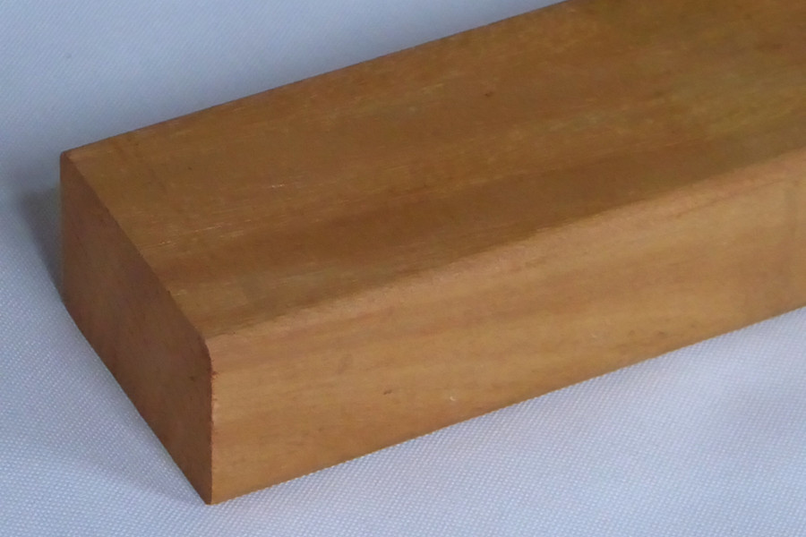 Hartholz Unterkonstruktion AD, 42 x 60 mm, 3,05 m lang Hartholz Unterkonstruktion AD, 42 x 60 mm, 3,05 m lang