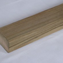 Kiefer KDI Unterkonstruktion, gehobelt, gefast, 45 x 70 mm, 3 m lang Kiefer KDI Unterkonstruktion, gehobelt, gefast, 45 x 70 mm, 3 m lang