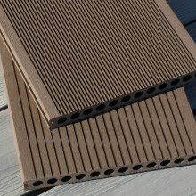 BPC Hohlkammerdiele WoodoMallorca, 25 x 250 mm, dunkelbraun, 4 m lang BPC Hohlkammerdiele WoodoMallorca, 25 x 250 mm, dunkelbraun, 4 m lang