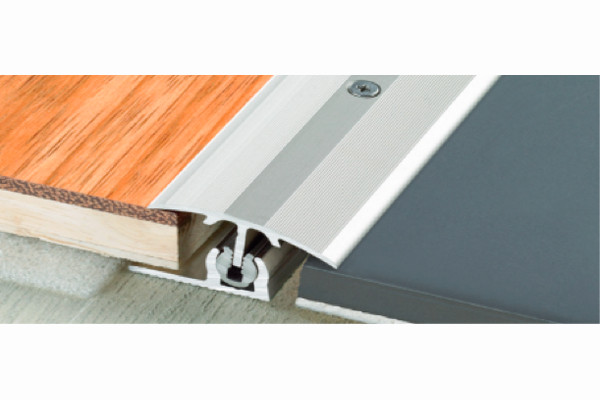 Provario universal Übergangsprofil, mit Kugelgelenk, 7 - 18 mm Provario universal Übergangsprofil, mit Kugelgelenk, 7 - 18 mm