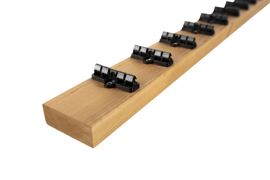 Thermo-Kiefer Unterkonstruktion mit vormontierten Einzelclips 26 (Stärke) x 68 mm ( Breite) 2,0 m lang (2 St. / PE) - CLAD1-65 Thermo-Kiefer Unterkonstruktion mit vormontierten Einzelclips 26 (Stärke) x 68 mm ( Breite) 2,0 m lang (2 St. / PE) - CLAD1-65