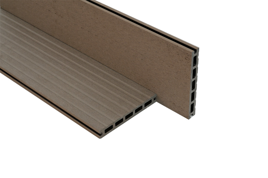 WPC / BPC Hohlkammerdiele WoodoFes, 20 (Stärke) x 145 mm (Breite), stabiles 5-Kammer-System, einseitig glatt gebürstet / einseitig genutet, braun, 2. Wahl / Restposten, Längen und Mengen nach Absprache WPC / BPC Hohlkammerdiele WoodoFes, 20 (Stärke) x 145 mm (Breite), stabiles 5-Kammer-System, einseitig glatt gebürstet / einseitig genutet, braun, 2. Wahl / Restposten, Längen und Mengen nach Absprache