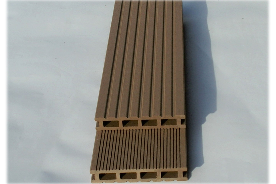 BPC Hohlkammerdiele WoodoIbiza, 25 x 145 mm, sandfarbend, 4,00 m lang BPC Hohlkammerdiele WoodoIbiza, 25 x 145 mm, sandfarbend, 4,00 m lang