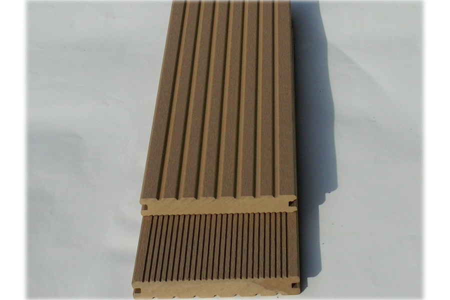 BPC Massivdiele WoodoSaba, 20 x 145 mm, sandfarbend, 4,00 m lang BPC Massivdiele WoodoSaba, 20 x 145 mm, sandfarbend, 4,00 m lang