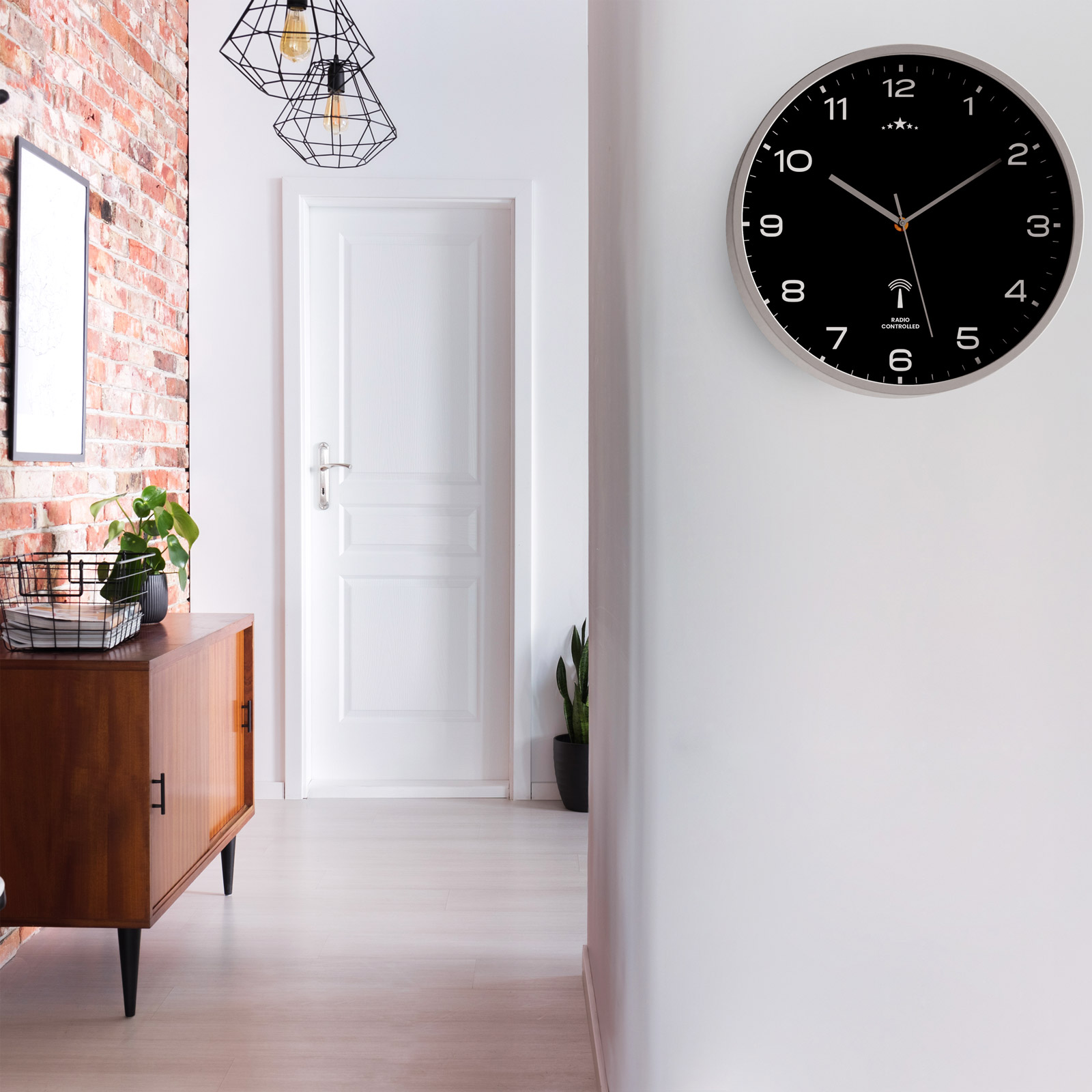 Funkwanduhr Schwarz/Silber Ø31cm – Bild 2