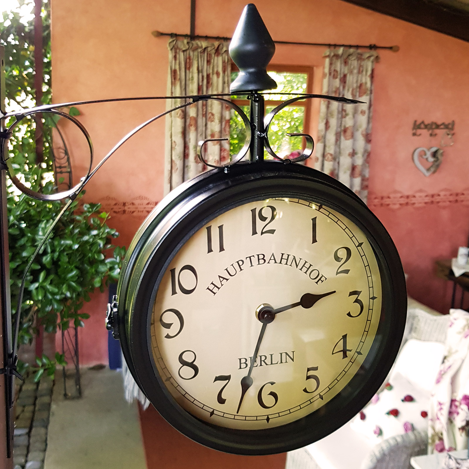 Retrolook Bahnhofsuhr Schwarz zweiseitig – Bild 2