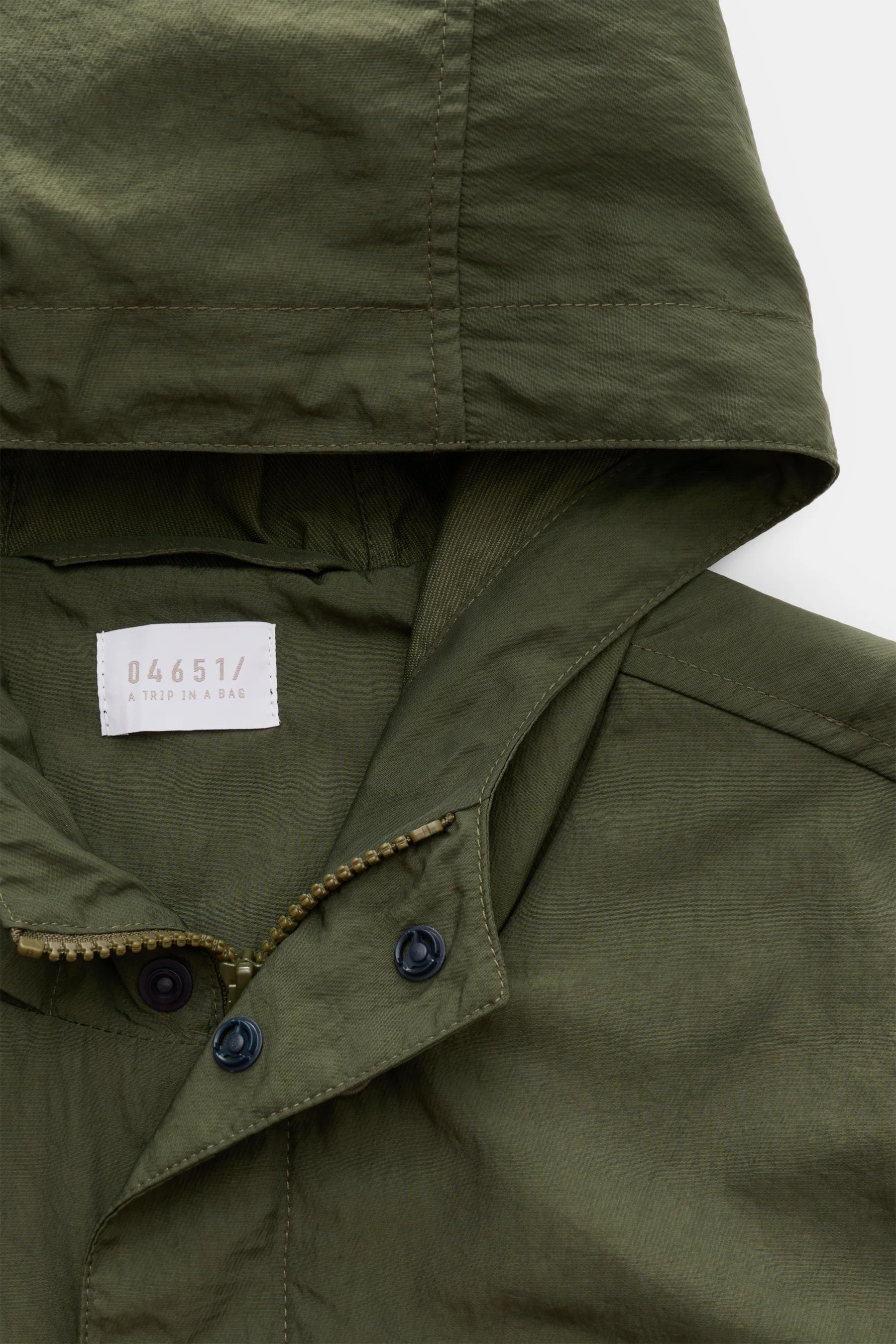 04651/ A trip in a bag - Herren - Mantel 'Travel Coat' oliv – Bild 4