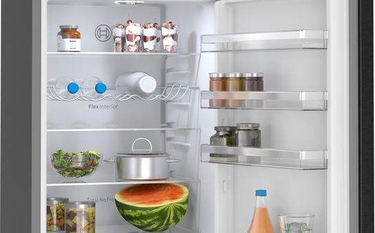 BOSCH Serie 4 Freistehende Kühl-Gefrier-Kombination mit Gefrierbereich unten 203 x 60 cm Gebürsteter schwarzer Stahl AntiFingerprint KGN39VXAU – Bild 5