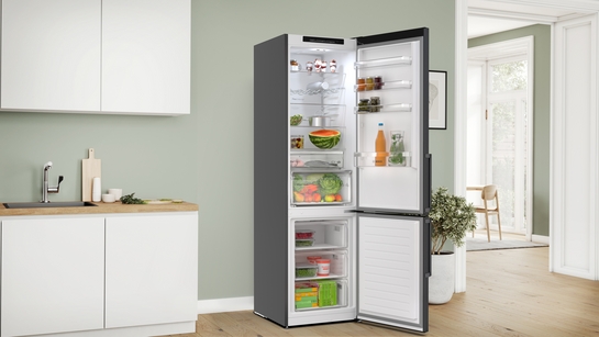 BOSCH Serie 4 Freistehende Kühl-Gefrier-Kombination mit Gefrierbereich unten 203 x 60 cm Gebürsteter schwarzer Stahl AntiFingerprint, Total No Frost KGN39VXAU – Bild 3