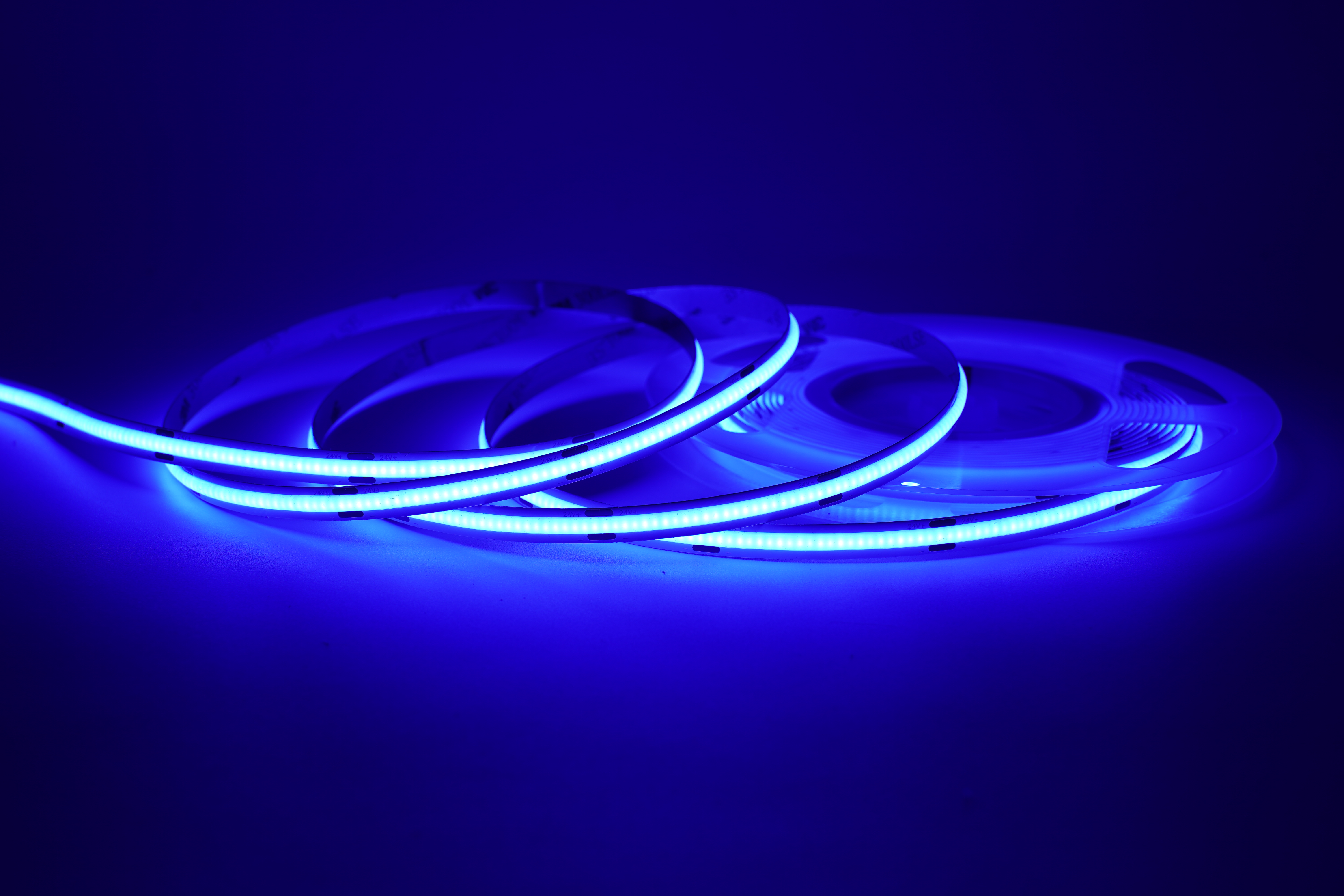 COB LED Streifen 24V – 480 LEDs/m – 8 mm – 10W/m – Blau – IP33 – homogener Lichtstreifen – Bild 4