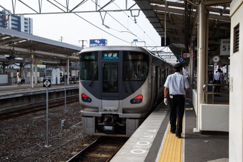 The One about JR Kinokuni Line where local trains run only once every three hours and passenger numbers have decreased by 70% The One about JR Kinokuni Line where local trains run only once every three hours and passenger numbers have decreased by 70%