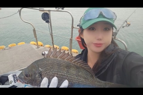 The One about Chony finding a sweetspot to cast her fishing rod The One about Chony finding a sweetspot to cast her fishing rod