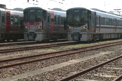 The One about JR West unveiling three 227 series trains for the Sanyo Line The One about JR West unveiling three 227 series trains for the Sanyo Line