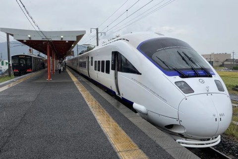 The One about Saga residents disappointed by the number of trains being reduced, including the the four-train reduction of the “Kasagi” limited express The One about Saga residents disappointed by the number of trains being reduced, including the the four-train reduction of the “Kasagi” limited express