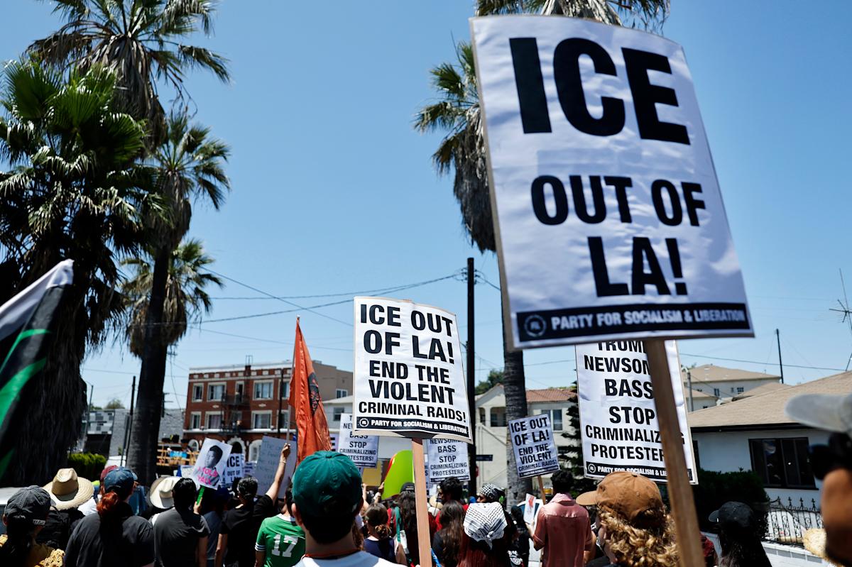 IceBlock sube a la cima de las listas de la tienda de aplicaciones a posteriori de que los funcionarios lo golpeen IceBlock sube a la cima de las listas de la tienda de aplicaciones a posteriori de que los funcionarios lo golpeen